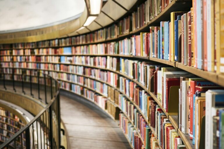 Biblioteca Digital Universitaria libera más de 120 libros de texto gratuitos en PDF para descarga legal