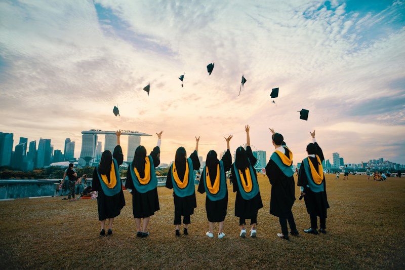 Universidad de Cambridge lanza plataforma gratuita para certificar y practicar inglés académico desde casa